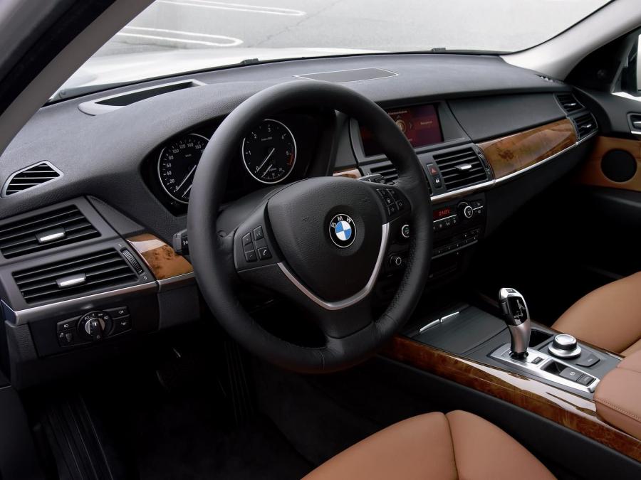 Панель приборов BMW X5 4.8i (E70) 2006 года  (WW) (фото 17 из 64)